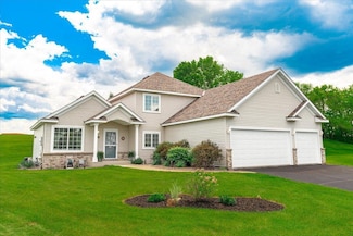 2516 Shannon Ct, Hudson, WI 54016