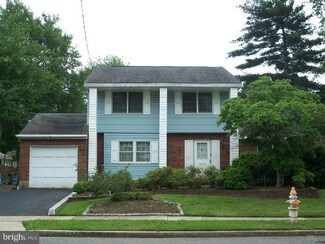 302 Holly Ave, Woodbury Heights, NJ 08097