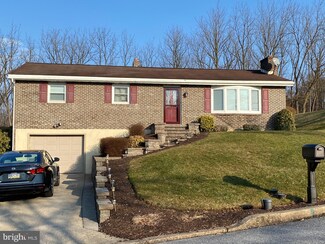 17 Lincoln Dr, Hamburg, PA 19526