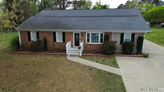 113 Briarcliff Cir, Roanoke Rapids, NC 27870