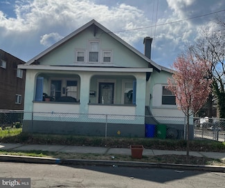 251 S 32nd St, Camden, NJ 08105