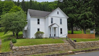 92 N High St, Philippi, WV 26416