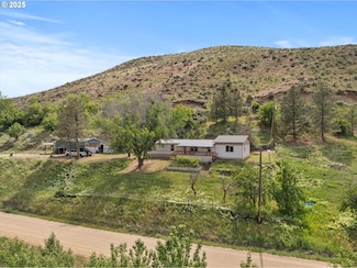 43136 Old Foothill Rd, Richland, OR 97870