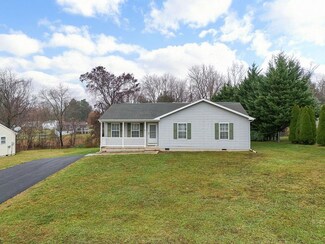 14 Auburn Dr, Grottoes, VA 24441