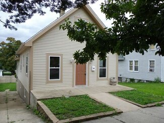 654 Summit St, Joliet, IL 60435