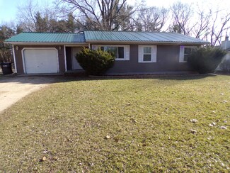 29633 48th Ave, Paw Paw, MI 49079
