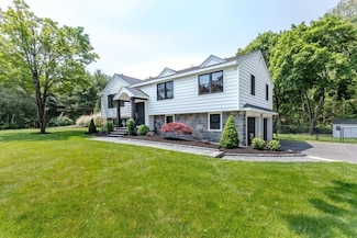 2 Overlook Rd, Canton, MA 02021