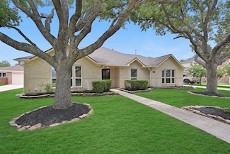 2015 Stonecrest Way, Pearland, TX 77581
