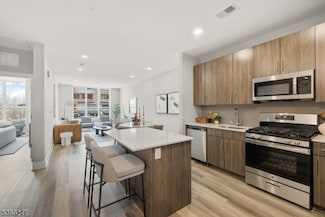 110 Goldsborough Dr, Bayonne, NJ 07002