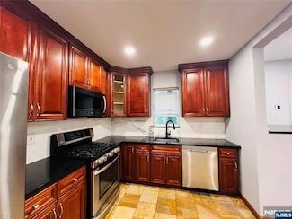 190 Wallington Ave Unit 1 Fl, Wallington, NJ 07057