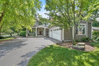 521 Crest St, Wheaton, IL 60187