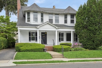 124 Roxbury Rd, Garden City, NY 11530