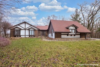 26150 N Lakeland Dr, Lake Barrington, IL 60084