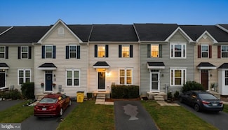 195 Ontario Dr, Falling Waters, WV 25419