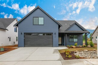 706 E 5th St, Nooksack, WA 98276