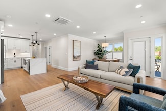18 Franklin St Unit 303, Salem, MA 01970