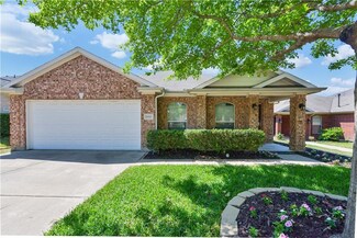 10320 Devin Ln, Hurst, TX 76053