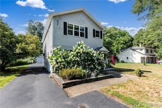 6731 Webster Rd, Orchard Park, NY 14127