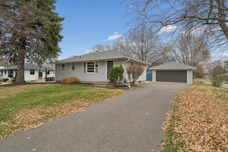 1105 Greystone Ave N, Saint Paul, MN 55128