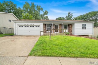 6646 Foothills Ct, Florissant, MO 63033