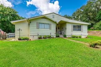 8509 Fair Oaks Rd, Hixson, TN 37343