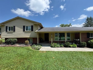 26158 Meadowview Dr, Farmington Hills, MI 48331