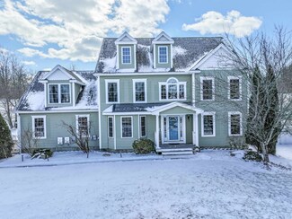 25 Spruce Ln, Stratham, NH 03885