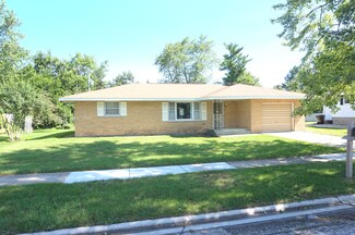 321 Garfield Ave, Peotone, IL 60468