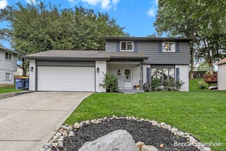 1646 Auburn Ave NE, Grand Rapids, MI 49505