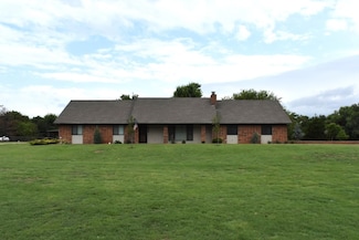 930 Bryan Dr, Enid, OK 73701