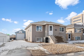 1526 N 13th St, Bismarck, ND 58501