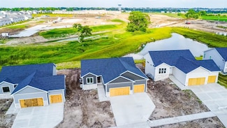 945 11th St, Waukee, IA 50263