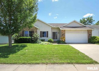 339 E Parkview Dr, Walcott, IA 52773