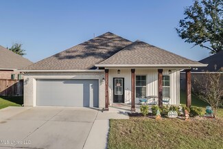 13208 Jackson Lee Dr W, Ocean Springs, MS 39564