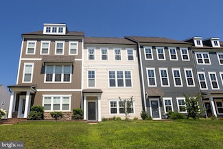 1730 Autumn Maple Leaf Dr, Dumfries, VA 22026