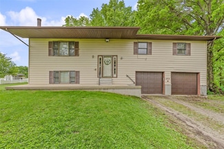 4918 Oakridge Dr, Granite City, IL 62040