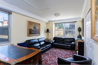 135 Ocean Pkwy Unit 1U, Brooklyn, NY 11218