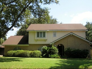 2440 Cumberland Ct, New Orleans, LA 70131