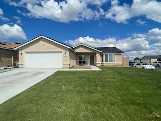 482 Corte Perez, Delano, CA 93215