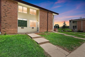 8950 N 95th St Unit G, Milwaukee, WI 53224
