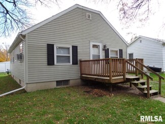 58 Walnut St, Tipton, IA 52772