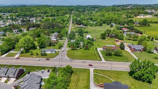 7402 Pelleaux Rd, Knoxville, TN 37938