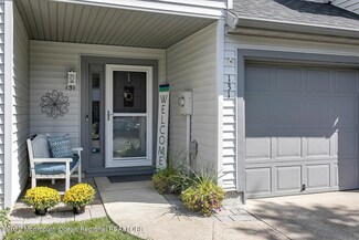 131 Lexington Cir, Matawan, NJ 07747