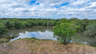 001 County Road 266, Gillett, TX 78116