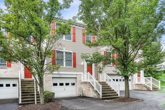8 Castle View Dr, Mc Kees Rocks, PA 15136