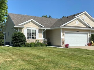 6113 Pinewood Ct, Johnston, IA 50131