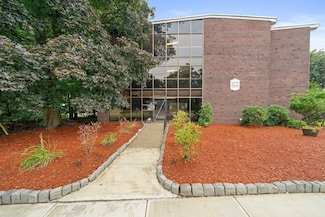 915 Edgell Rd Unit 88, Framingham, MA 01701
