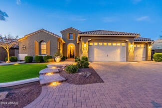 9978 W White Feather Ln, Peoria, AZ 85383