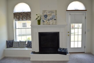 23 Lantern Ln Unit B, Kingston, NH 03848