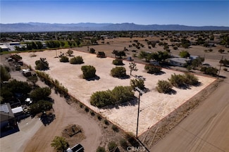 8821 Oakwood Ave, Hesperia, CA 92345